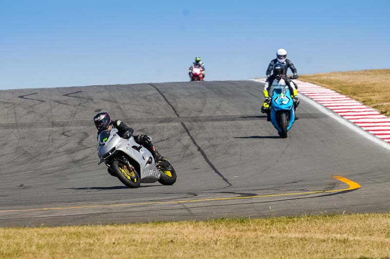 donington no limits trackday;donington park photographs;donington trackday photographs;no limits trackdays;peter wileman photography;trackday digital images;trackday photos